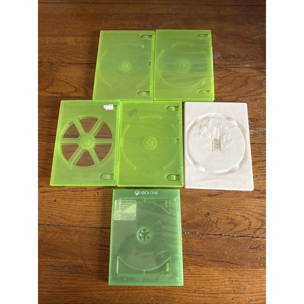 5 Xbox 360 Empty Cases And 1 Xbox One Empty Case.
